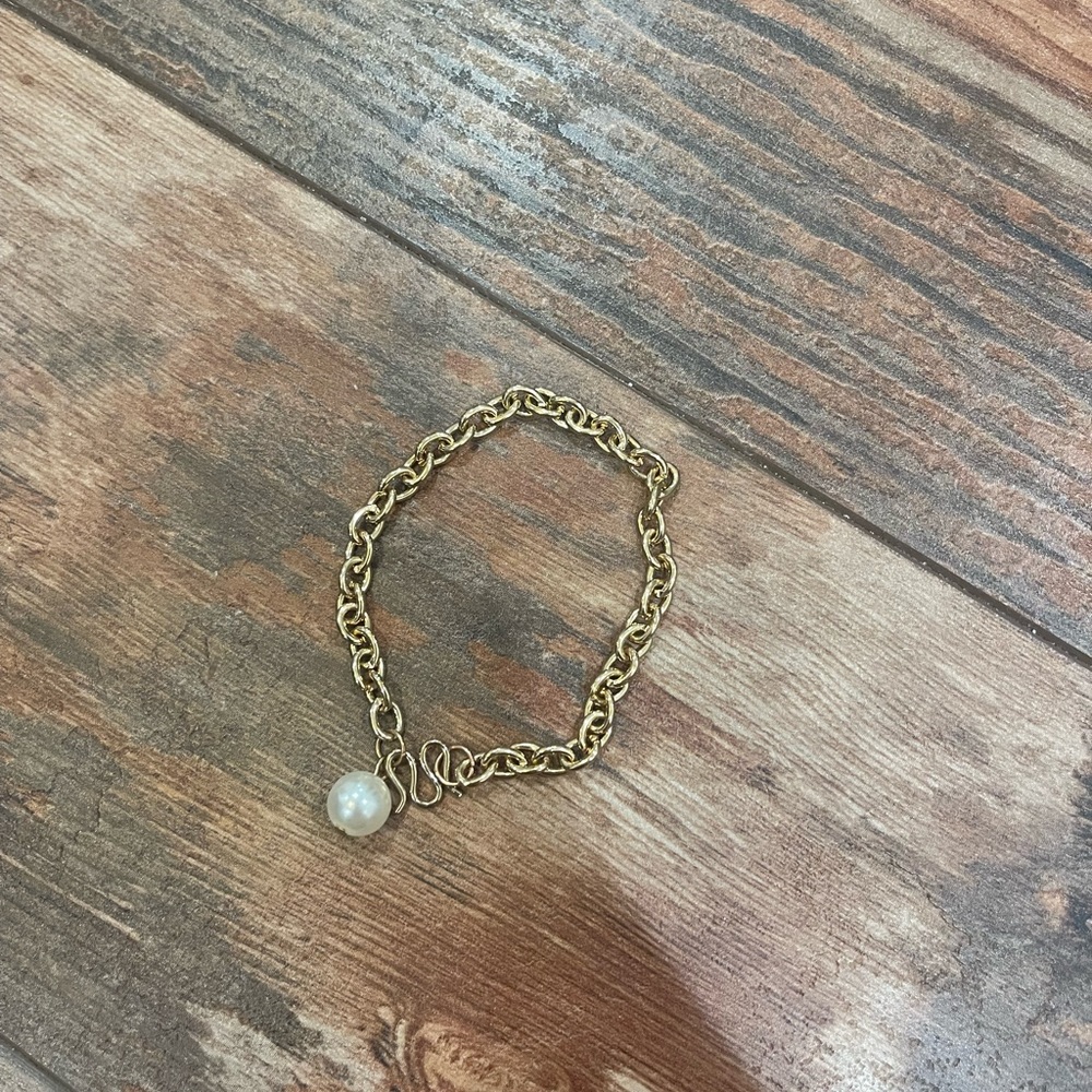 Gold and Pearl Bracelet